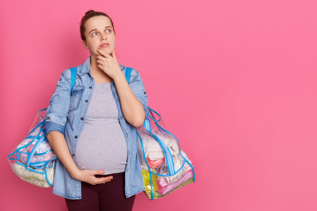 Jak wybrać wygodne i modne ubrania na okres ciąży i karmienia